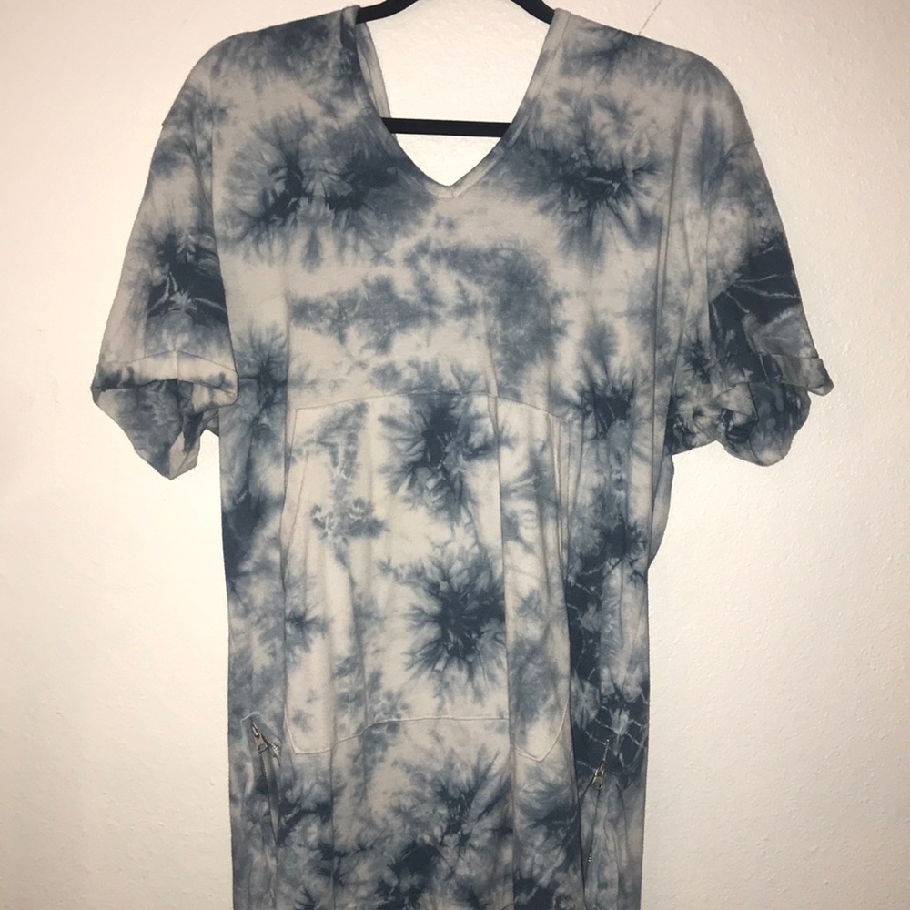 Forever21 Short Sleeve Hoodie. Large